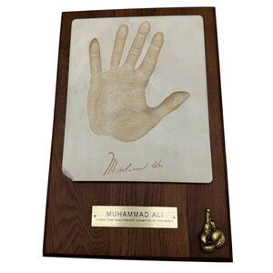 Muhammad Ali Hand Cast Plaque With Signature & Gold Boxing Gloves 10x15" READ